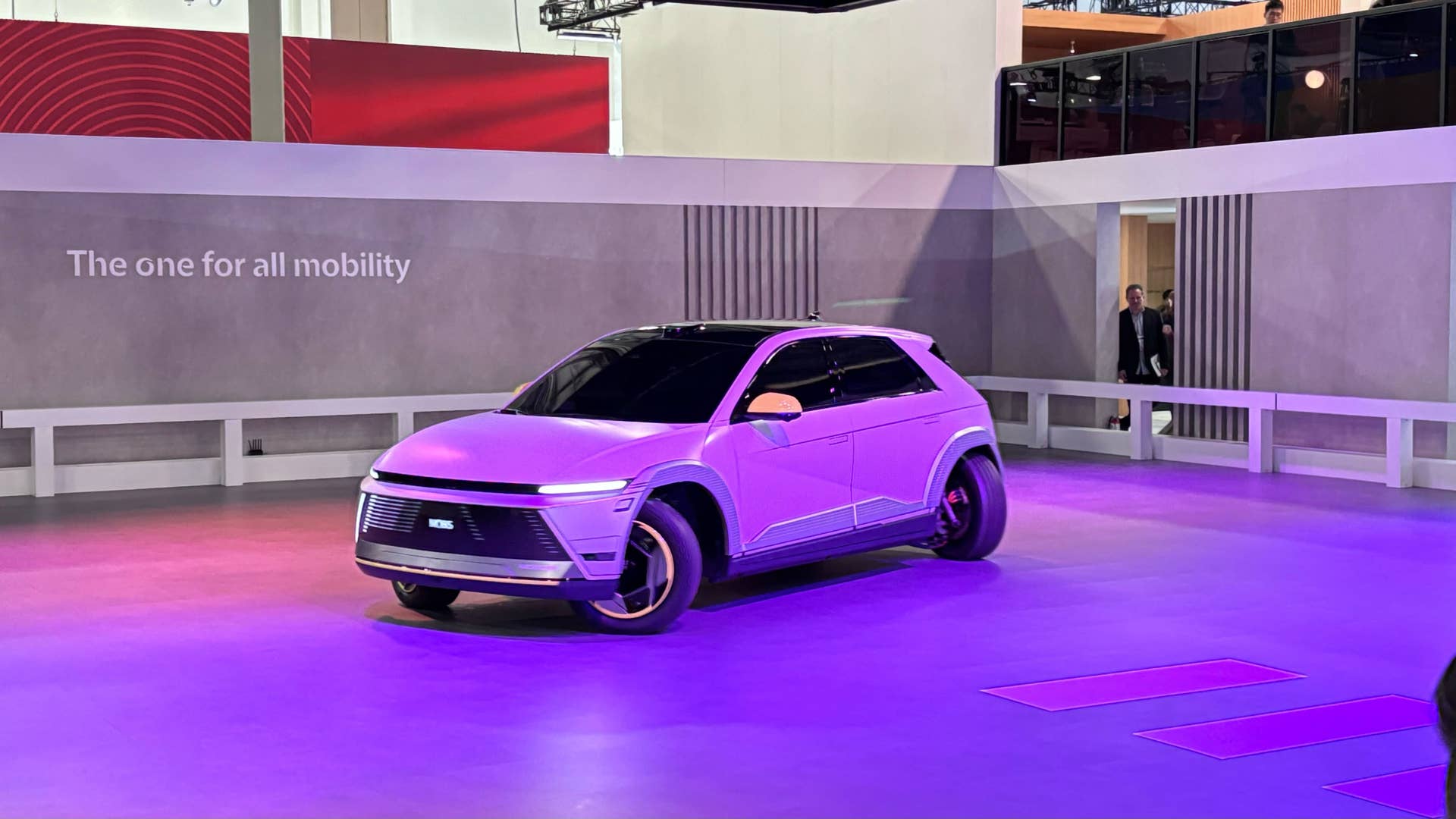 Hyundai s Mobion Concept Spins Crab Walks Does Doughnuts Is 